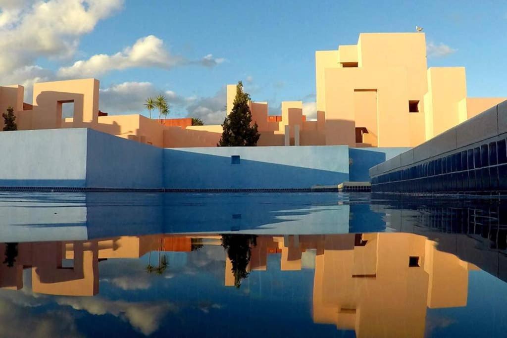 La Muralla Roja Кальпе Экстерьер фото